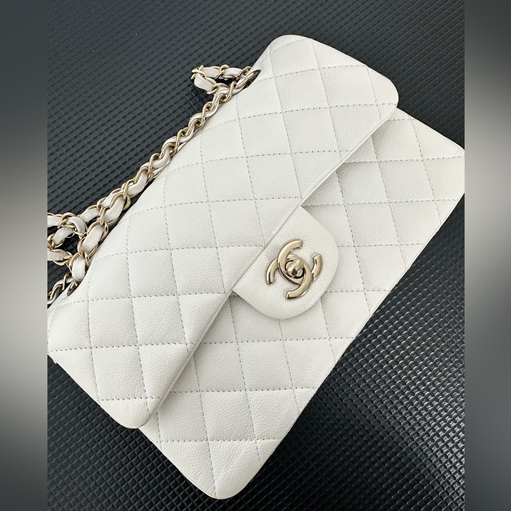 White CHANEL CLASSIC DOUBLE FLAP 11.12 Handbag